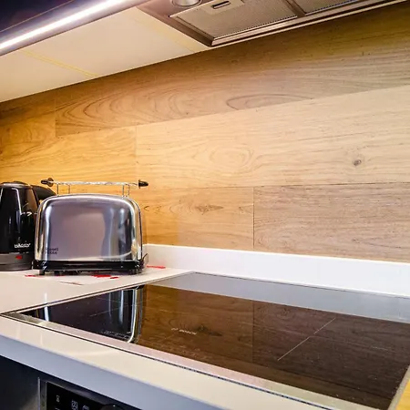 Luxury One Bedroom In Location Апартаменты *