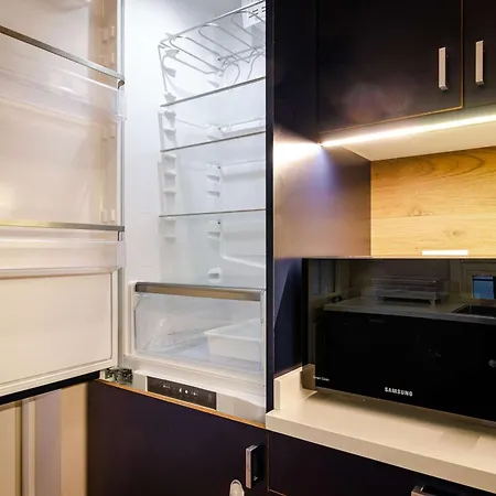 Luxury One Bedroom In Location * Boloňa