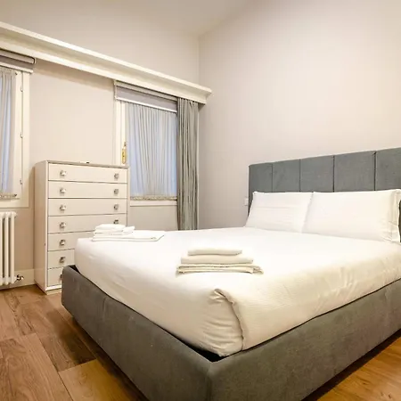 Luxury One Bedroom In Location Apartment Bologna