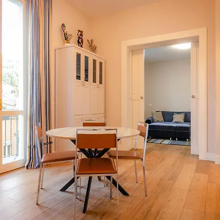 アパート Luxury One Bedroom In Location ボローニャ